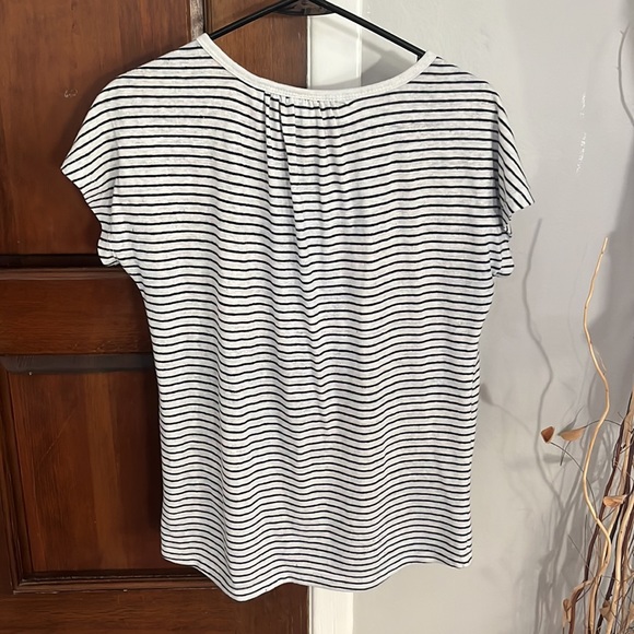 Old Navy XS oversized striped tee shirt - Picture 3 of 3